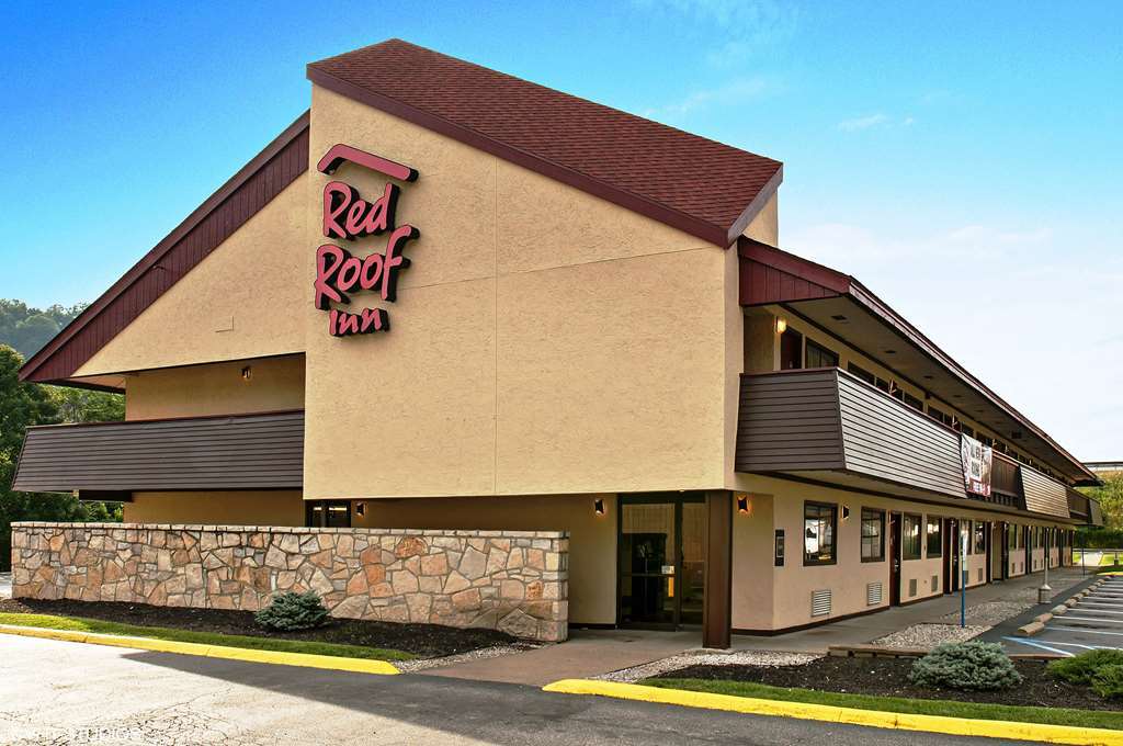Red Roof Inn Fairmont Exteriör bild
